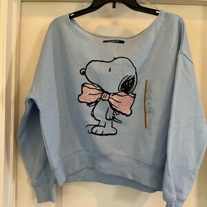 NWT Snoopy Pullover Graphic with Bow